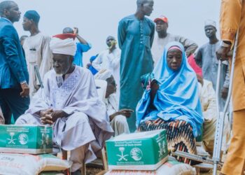 Governor Nasiru Idris flags off the distribution of Presidential Emergency Food Intervention and Saudi relief food baskets in Kebbi State.