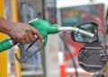 Petrol pump prices remain high across Nigeria despite a sharp decline in global crude oil prices.