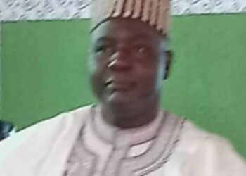 Usaini Pasi Rahama speaking at an Atiku Abubakar supporters meeting in Kano