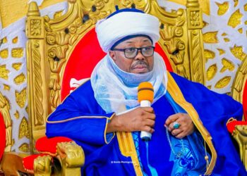 Emir of Zuru Muhammad Sanusi Mika’ilu Sami at palace meeting where ZEDS executive was dissolved
